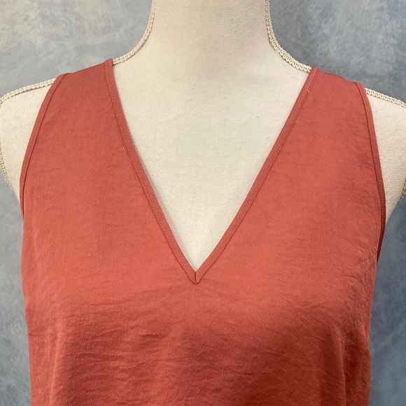 💜2for$35💜 Express Women's Coral Ruffled Cross-Back V-Neck Tank Top Lightweight - Picture 3 of 11